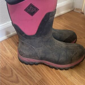 Muck Boot Company Pink and Black Boots